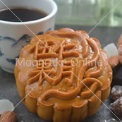 伍仁果月 Assorted Nuts Mooncake