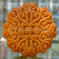 肉干月饼 Signature Mooncake / 纯净莲蓉 Plain Lotus / 双璜莲蓉 Lotus 2 Yolks / 班兰椰糖 Pandan Gula Melaka